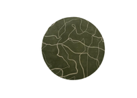 Dubái en una pradera cubierta de musgo